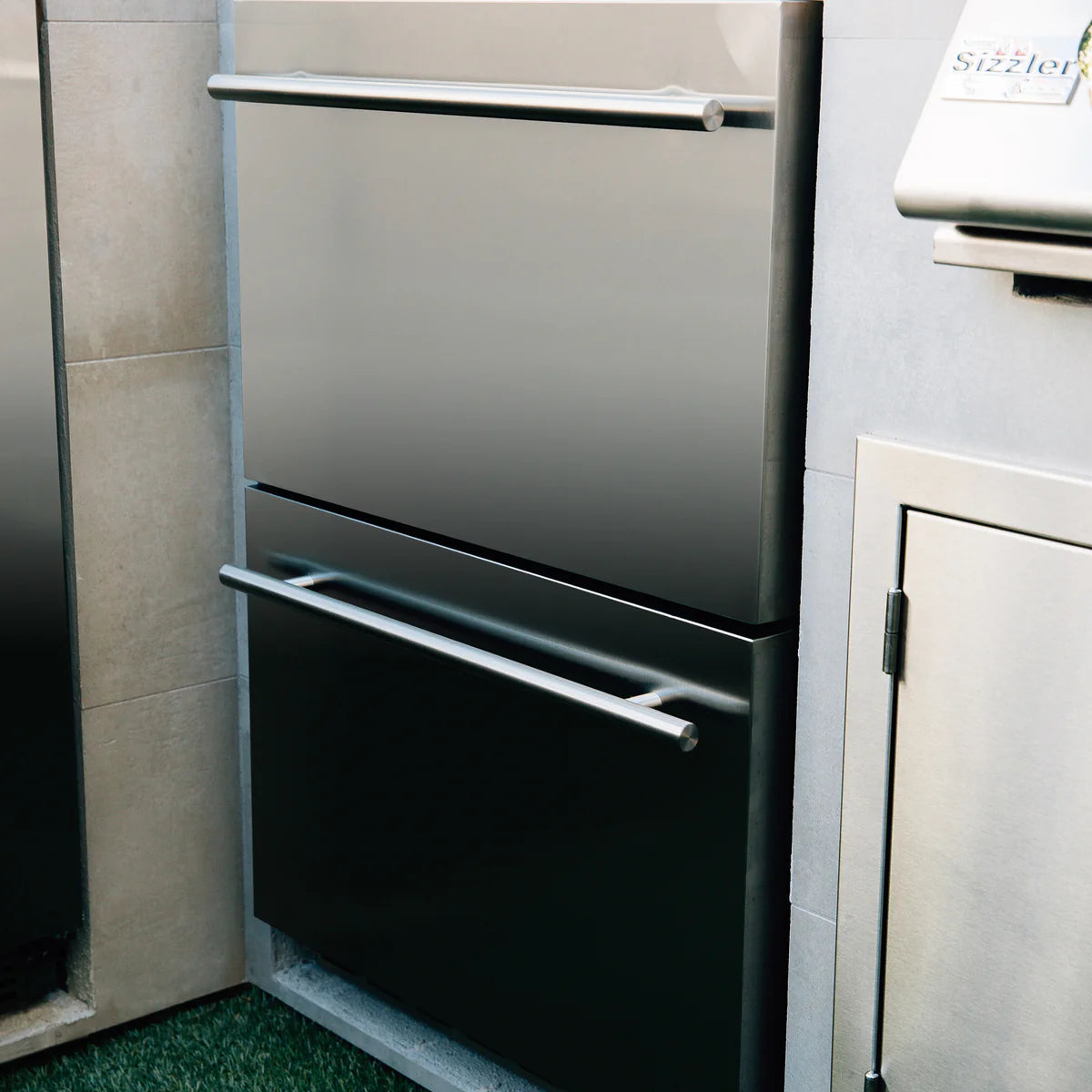 24" 5.3c Deluxe Outdoor Rated 2-Drawer Refrigerator