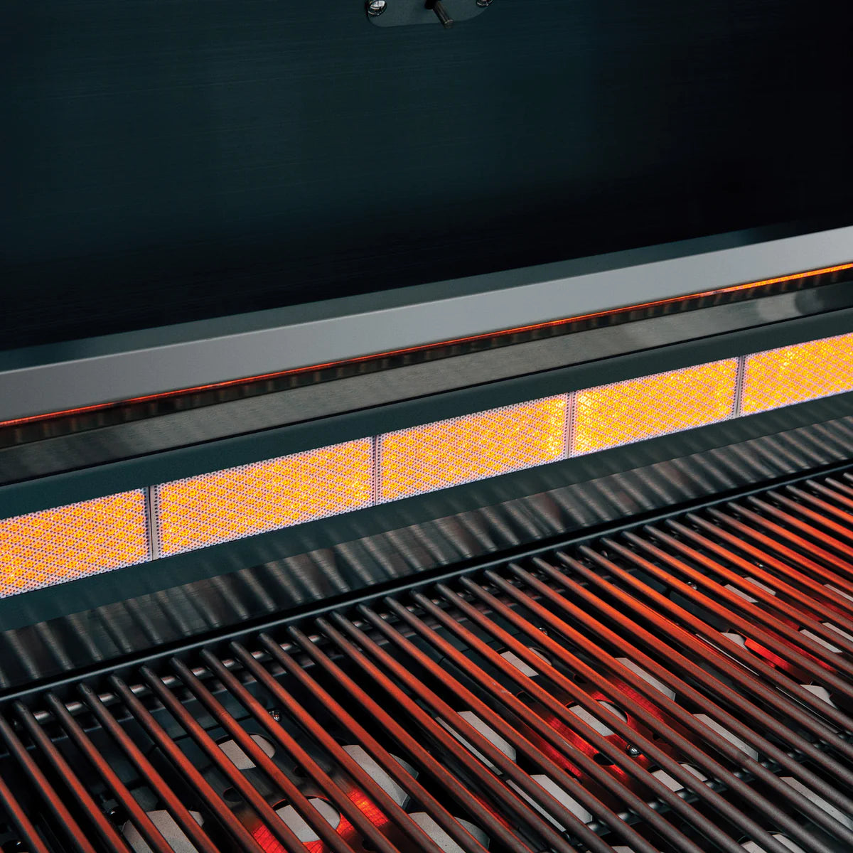Sizzler Pro 32" Built-in Grill